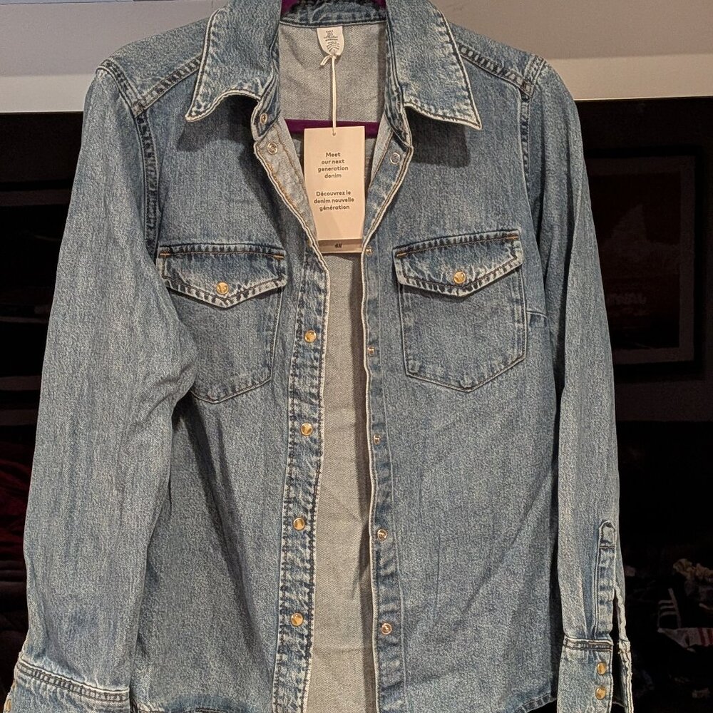 & Denim Women’s Denim Shirt Size S – New with Tags